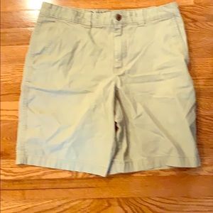 Magellan Outdoors Khaki Shorts Men’s 32 waist EUC